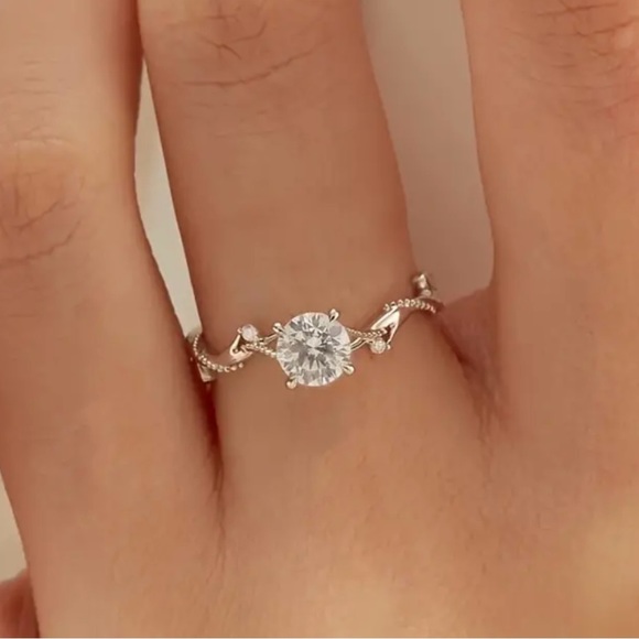 Cubic Zirconia Silver Ring - size 5.5 NEW - Picture 3 of 8